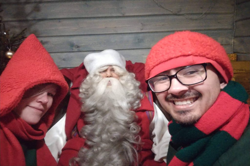 Weihnachtsmann und seine Elfen
