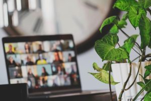 online experiences finnomenal laptop with zoom